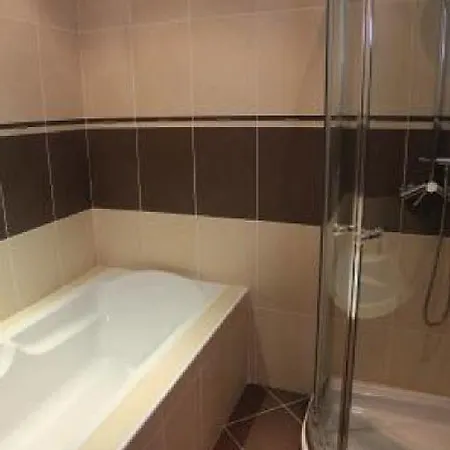 On Rue De France 4 Apartament